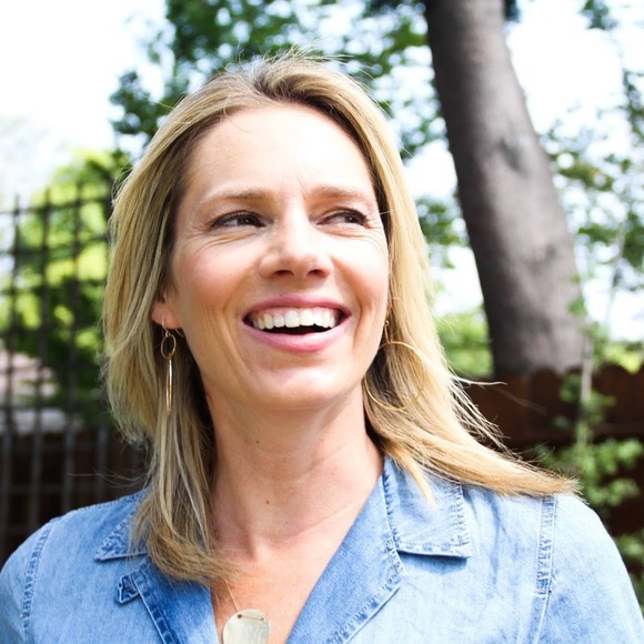 Meet your Posher, Sarah - Picture 1 of 1